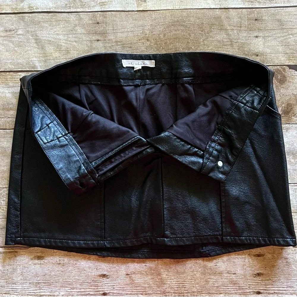Et Clet‎ Black Faux Leather Mini Skort Shorts Front Pockets Zip Fly Size Large
